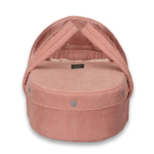 Laden Sie das Bild in den Galerie-Viewer, CARRYCOT (35 CM) – BLUSH
