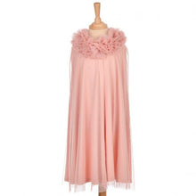 Laden Sie das Bild in den Galerie-Viewer, TULLE CAPE - DUSTY ROSE
